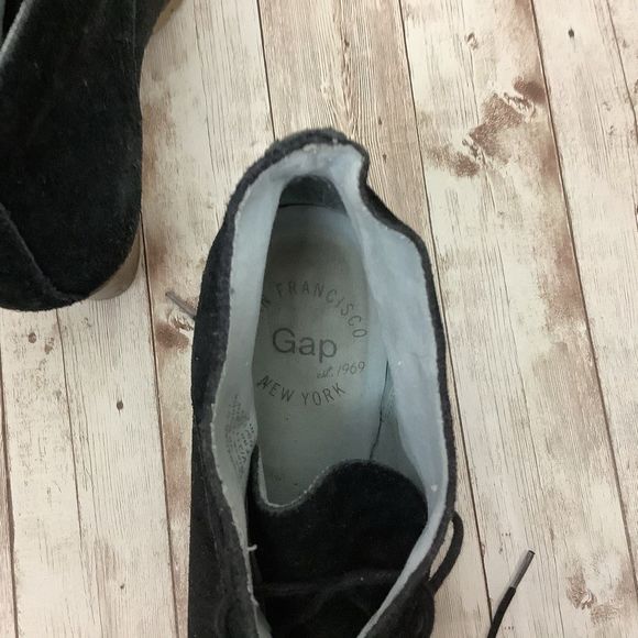 GAP black lace up suede booties - Picture 9 of 10